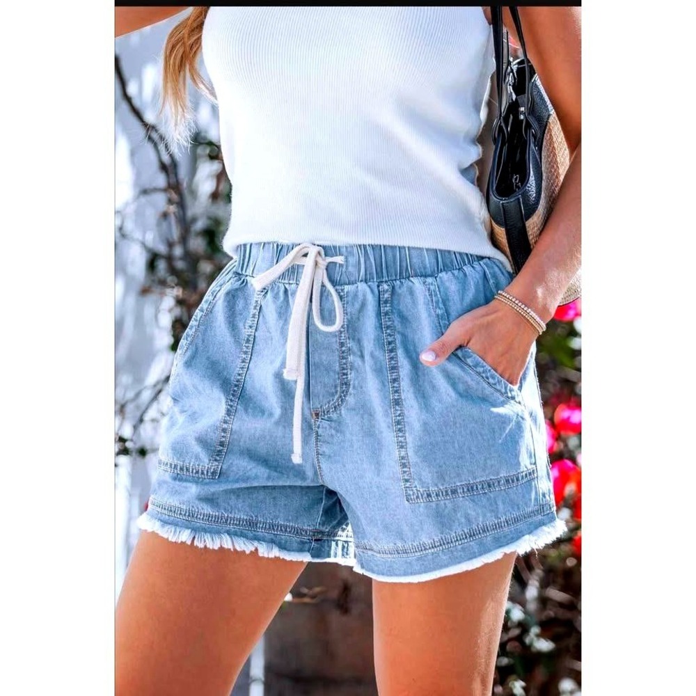 Cupshe ~ Casual Chic Frayed Hem Denim Shorts~Light Wash ~ Drawstring ~ Small~NWT